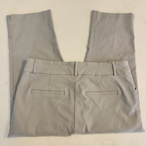 Grey Capri pants - Picture 4 of 4